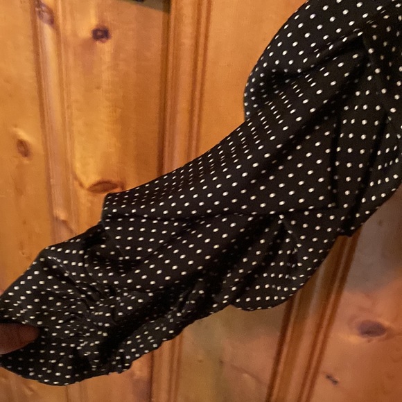 Says X-Large but fits like a Large Women’s giving kale Dress Top - Picture 3 of 4